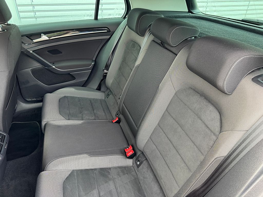 Golf VII 2.0 TDI DSG Highline *AHK*LED*NAVI*