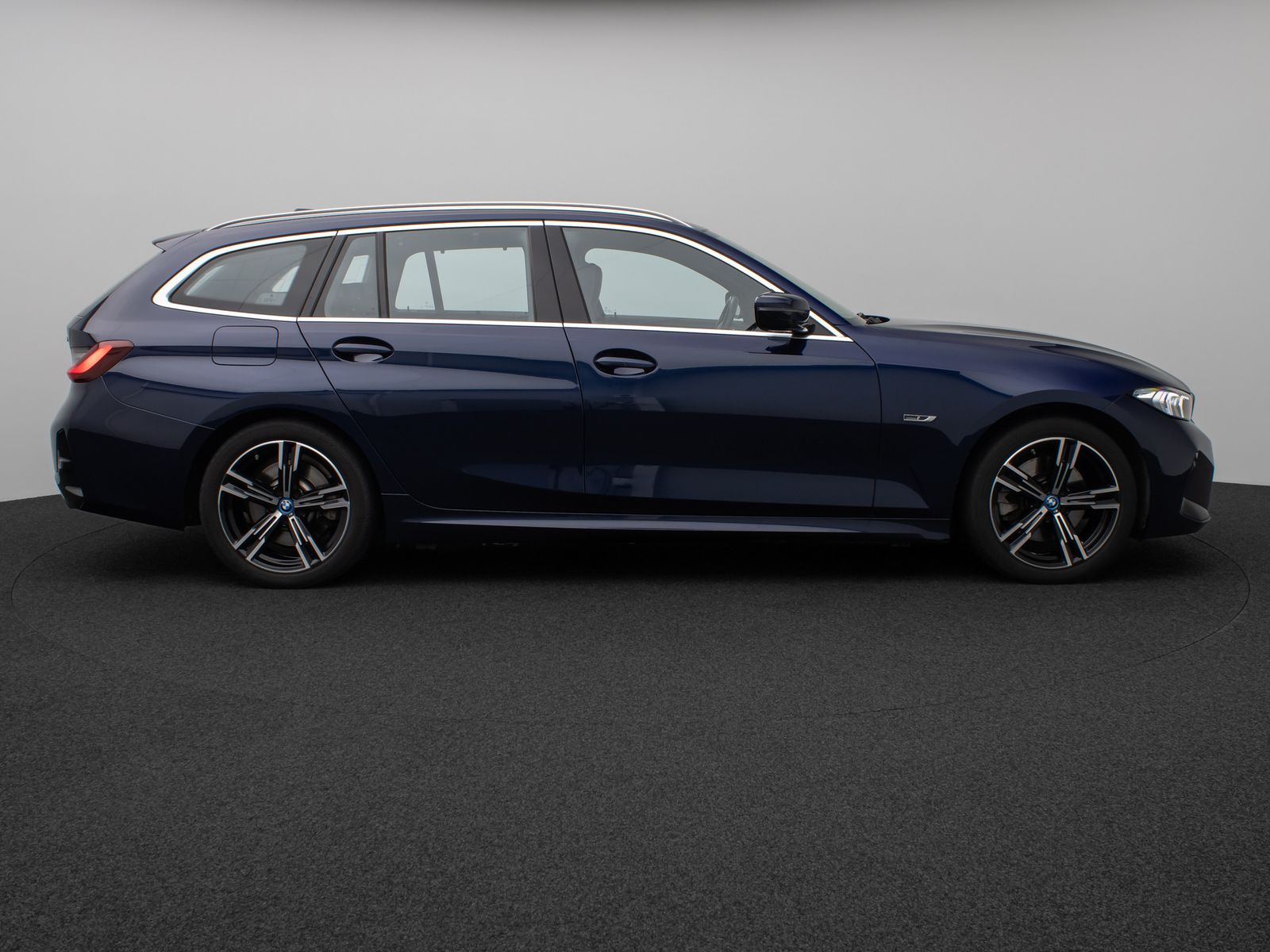 Fahrzeugabbildung BMW 320e M Sport DAB Widscreen PDC Individual 18Zoll