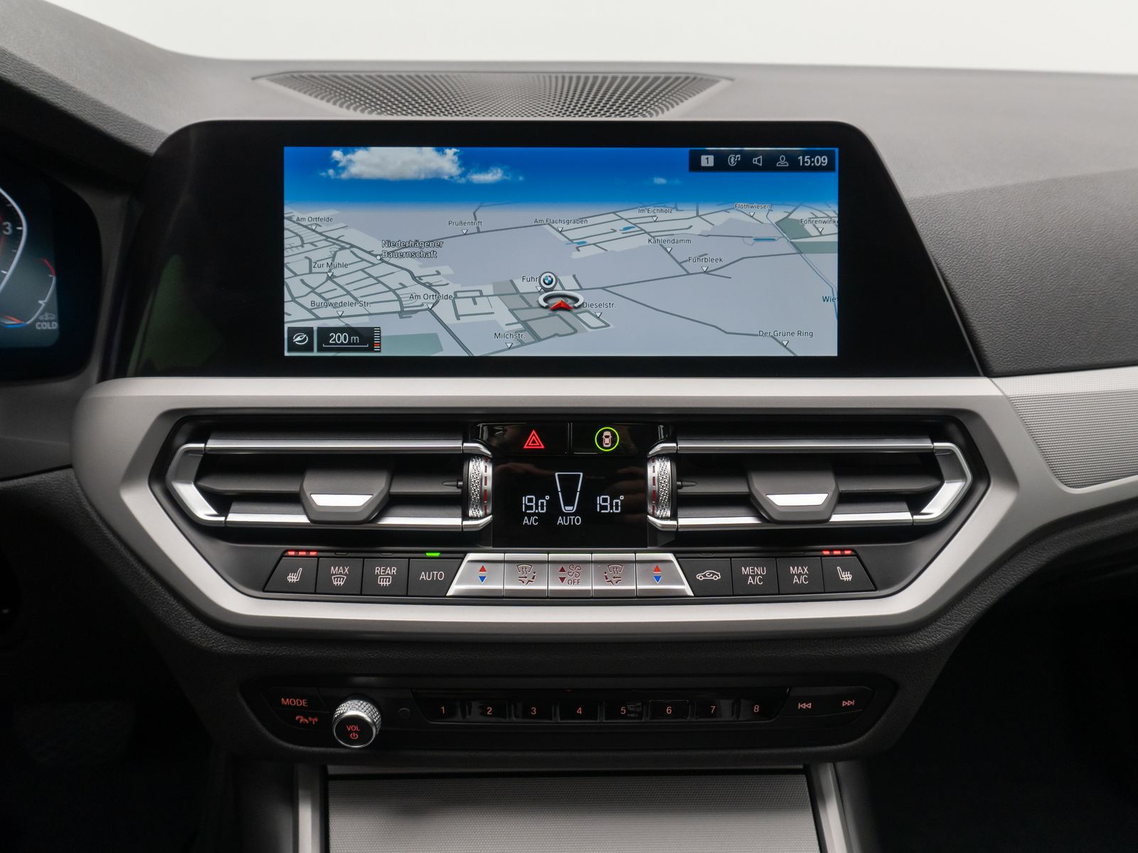Fahrzeugabbildung BMW 320i DAB Laser Alarm Leder Komfort WLAN Sport