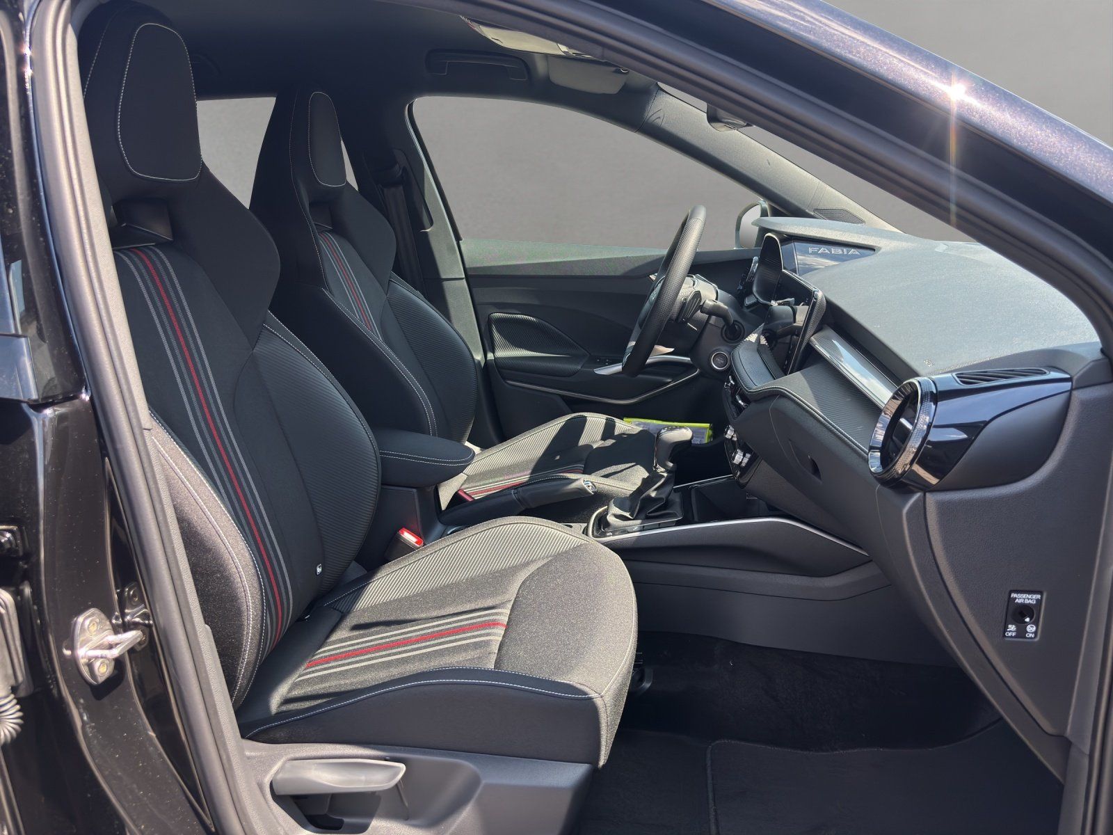Fahrzeugabbildung SKODA Fabia 130 1,5 TSI 130 kW DSG MATRIX/ACC/RFK/RS