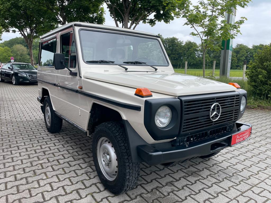 Mercedes-Benz G 230