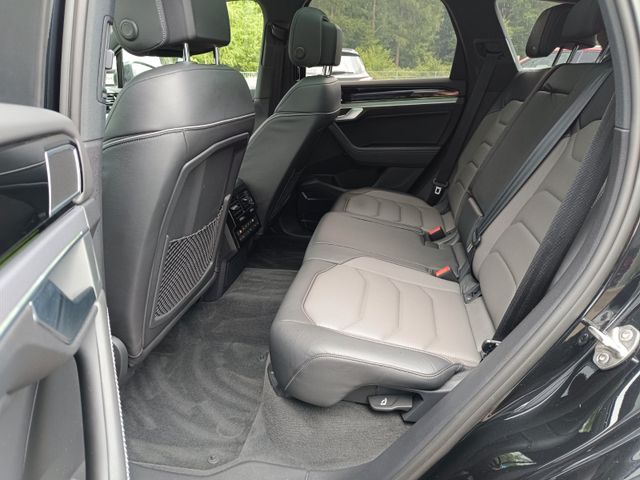 Touareg 3.0 V6 TDI R-Line 4Mot*22"*Pano*Head up*
