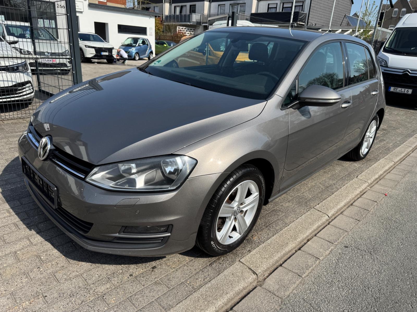 Volkswagen Golf 2.0 TDI*Leder*NAVI*PDC*SHZ*Scheckheftg.*