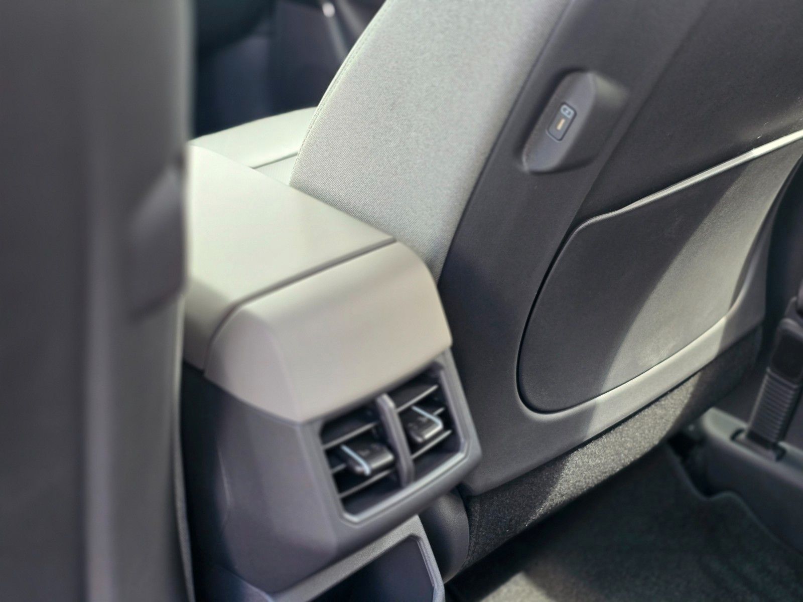 Fahrzeugabbildung Kia SELTOS 1.6T 180 DCT VISION SOUNDNAV