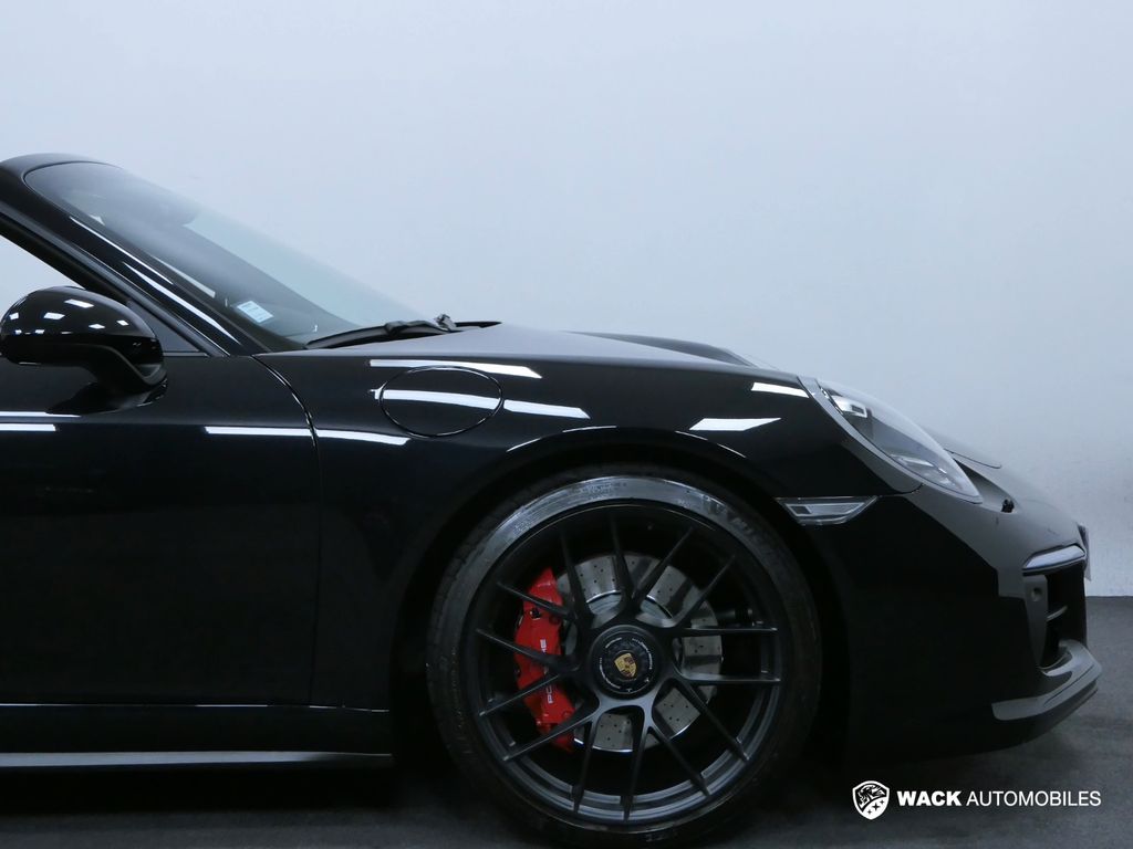 PORSCHE 911 2018
