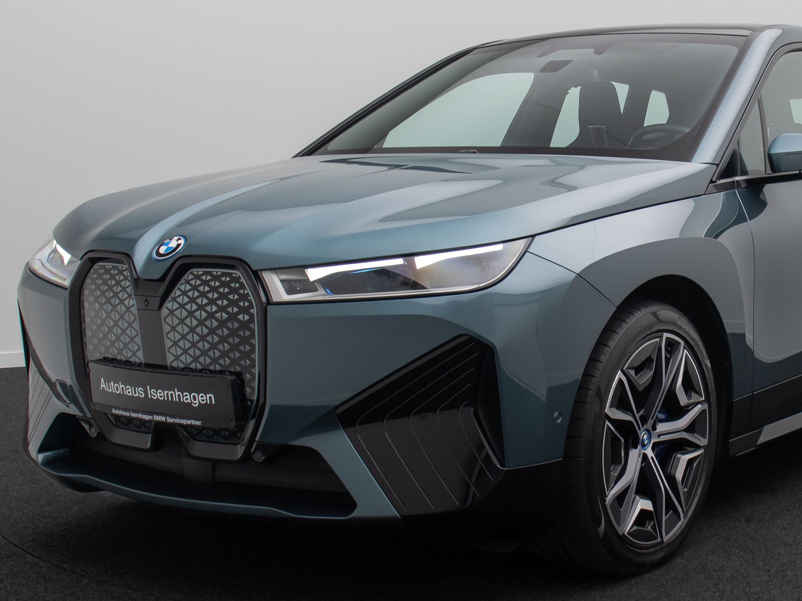 Fahrzeugabbildung BMW iX xD40 Sport AHK SkyLounge 360° DAB H/K 22Zoll