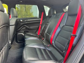 Porsche Cayenne - 12