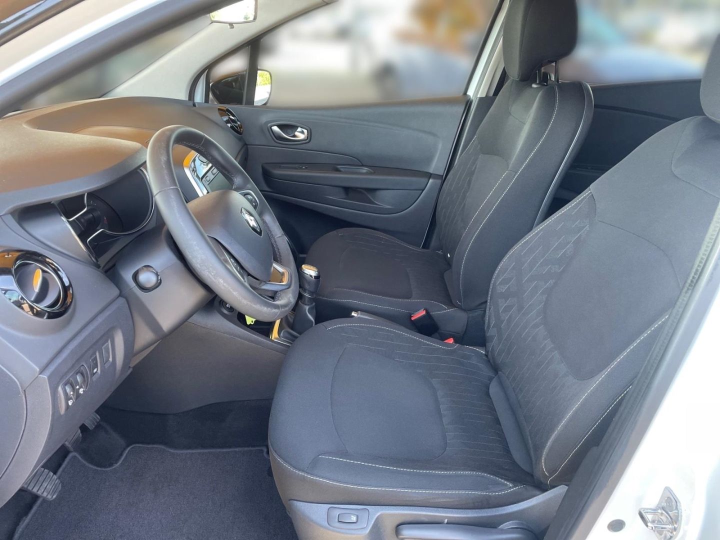 Fahrzeugabbildung Renault Captur 1.3 Limited Allwetter Sitzheizung Tempoma