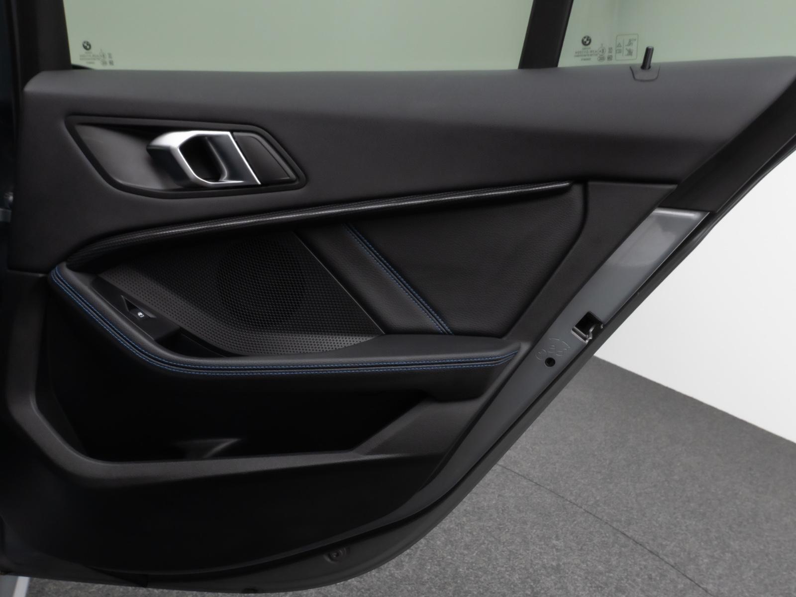 BMW 1 Series d Aut. M Sport DAB HiFi CockPitPro PDC LED, миниатюра 29