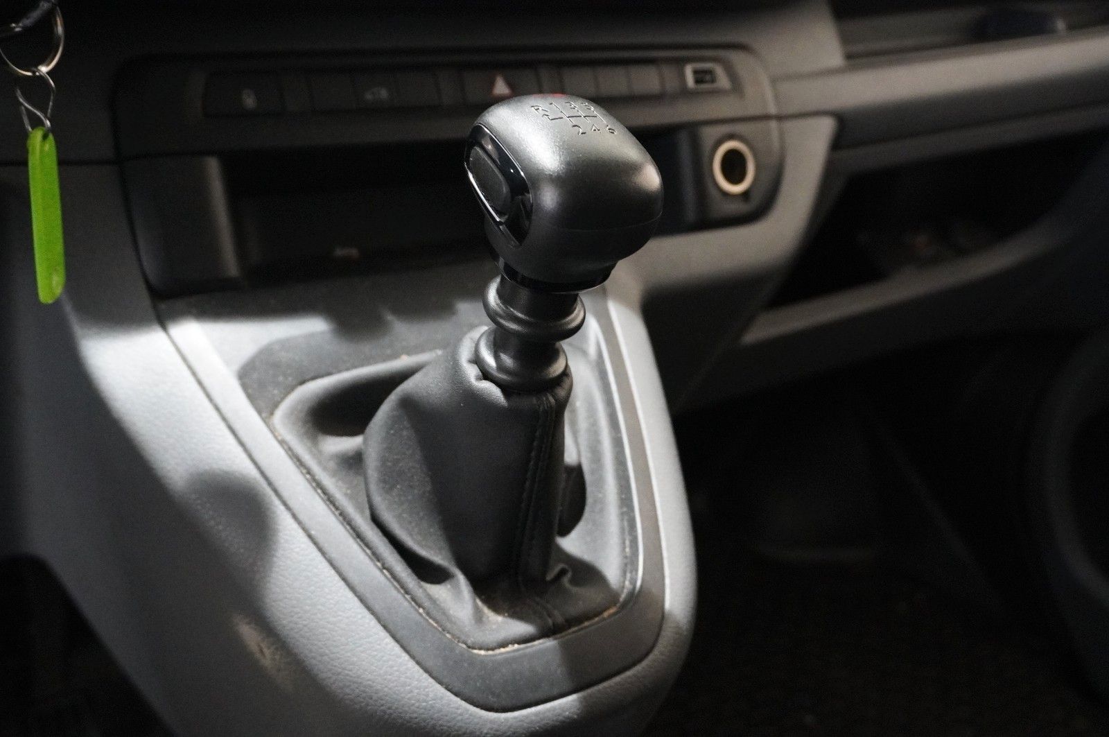Fahrzeugabbildung Opel Vivaro Cargo 1.5D M EDITION KLIMA/DAB+/PDC/TEMP.