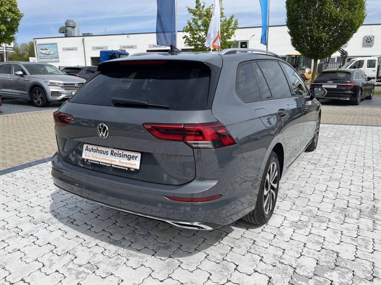 Volkswagen Golf VIII Variant 1.5 TSI Active (APP+NAVI+LED+R