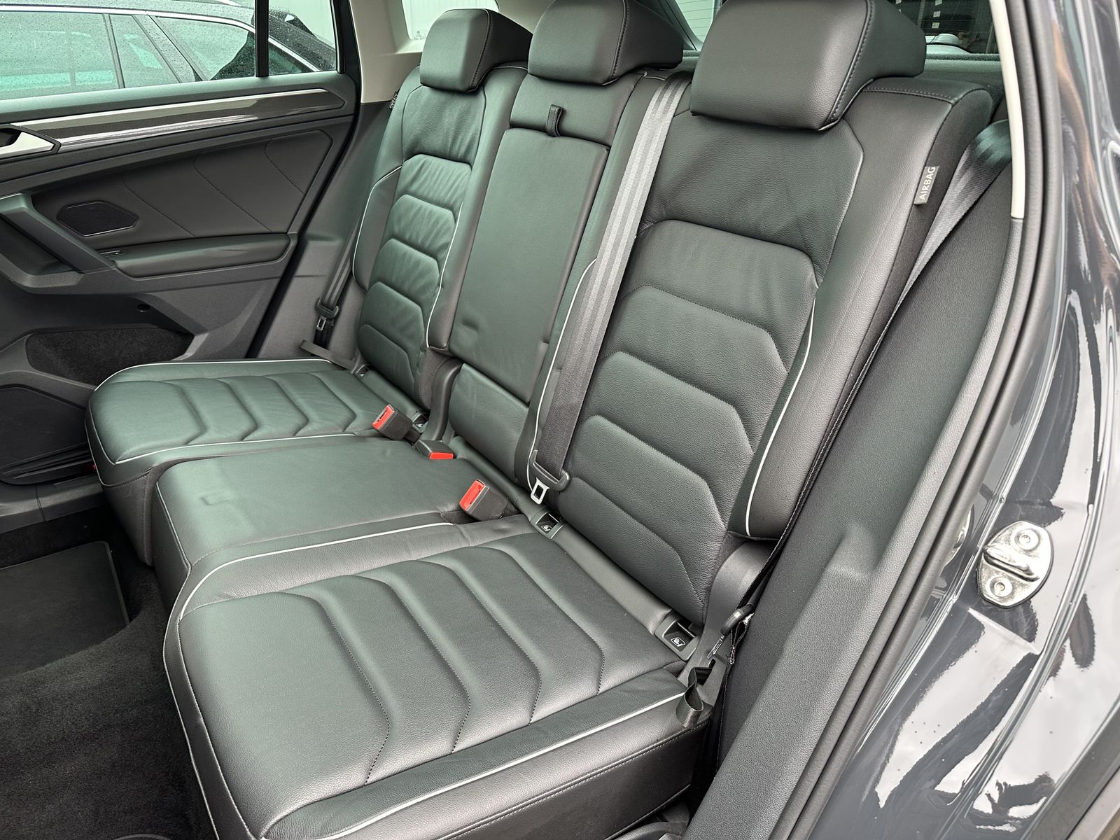 Fahrzeugabbildung Volkswagen Tiguan 1.4 eHybrid DSG Elegance NAV+LED+AHK+PANO