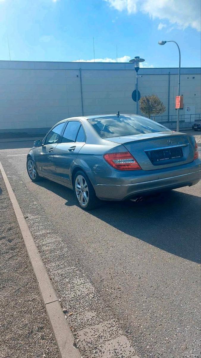 Mercedes-Benz C 220
