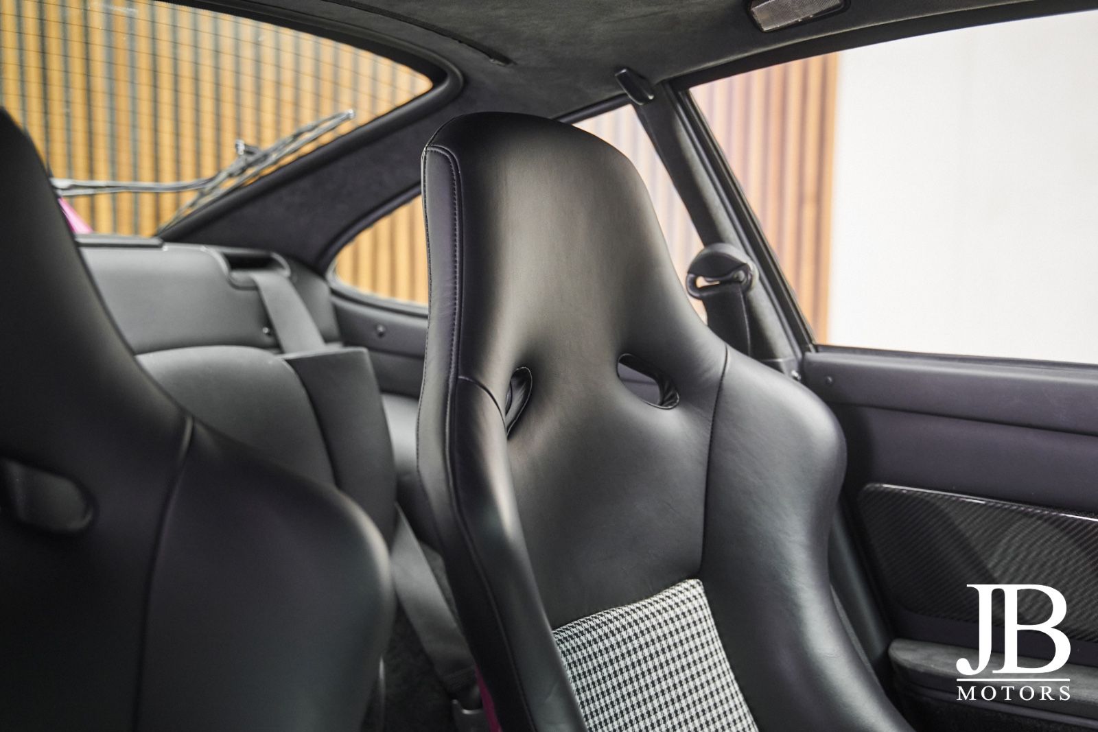 Fahrzeugabbildung Porsche 993 Carrera RS Optik Neuaufbau Recaro Carbon