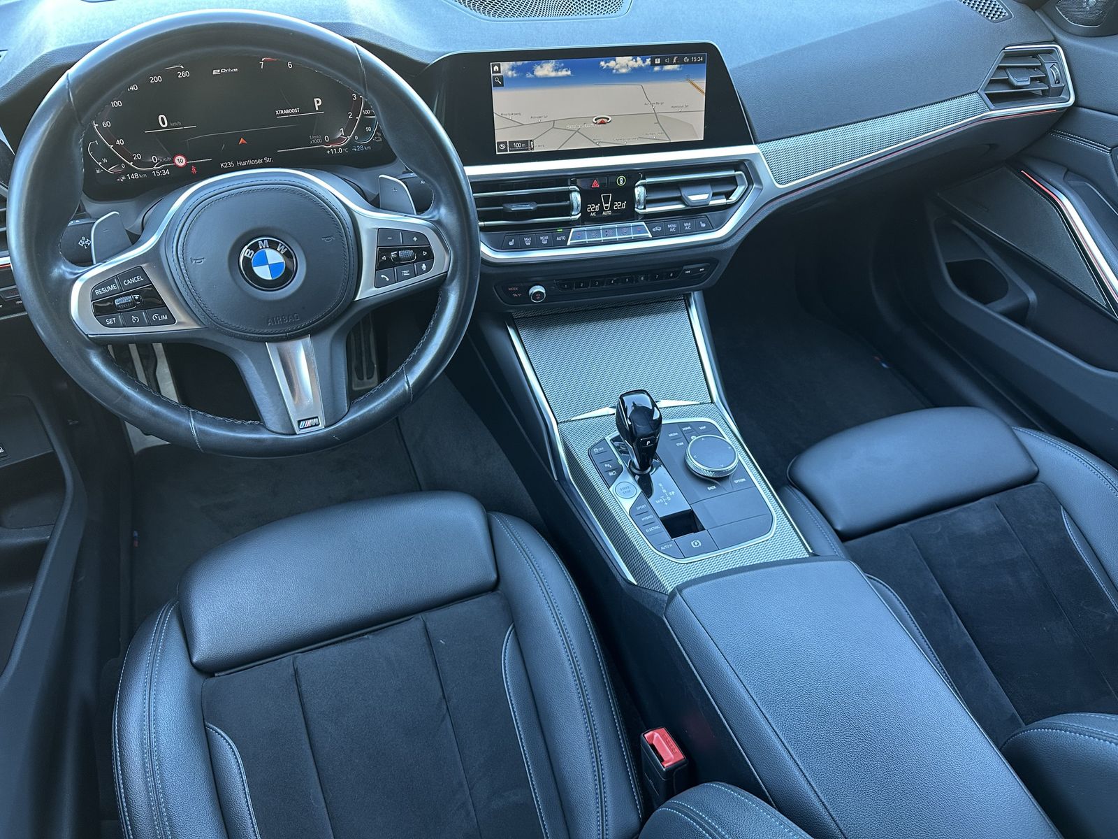 Fahrzeugabbildung BMW 330e M-Sport NAV+LASER+HEAD-UP+19ZOLL+KAMERA+H&K