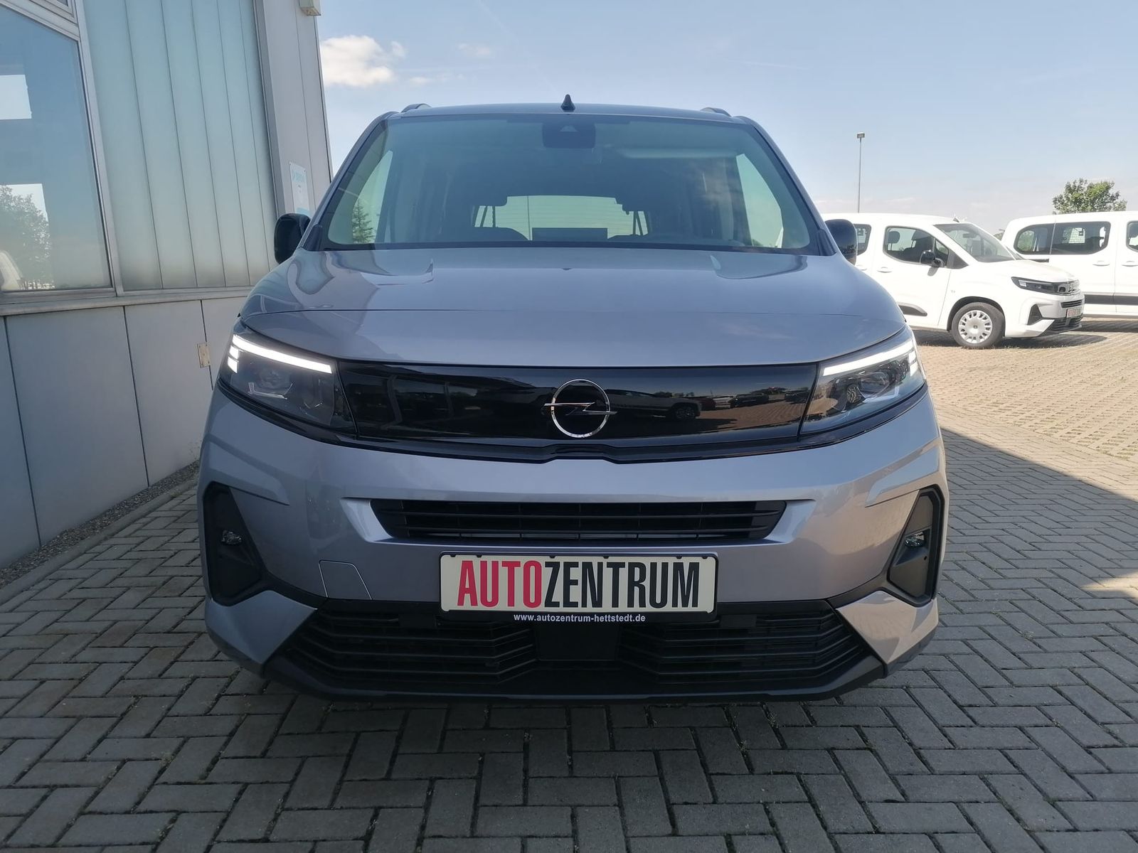 Fahrzeugabbildung Opel Combo 1.5 D PKW MATRIX-LED ALU KAMERA NAVI 10"