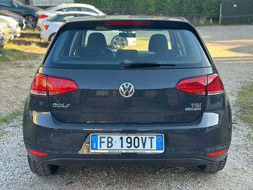 Volkswagen Golf - 8