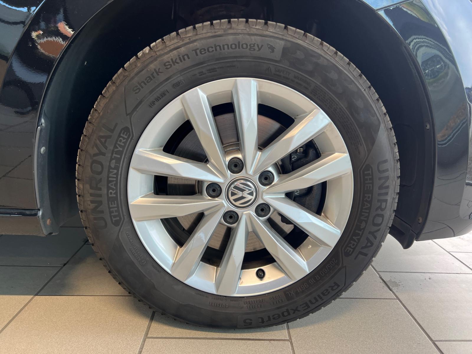 Volkswagen Touran Highline*ALCANTARA*PANO*AHK