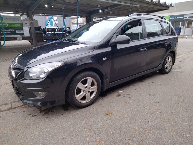 Hyundai i30 CW 1.4 + KLIMA+TÜV/NEU+GAANTIE+EURO 5