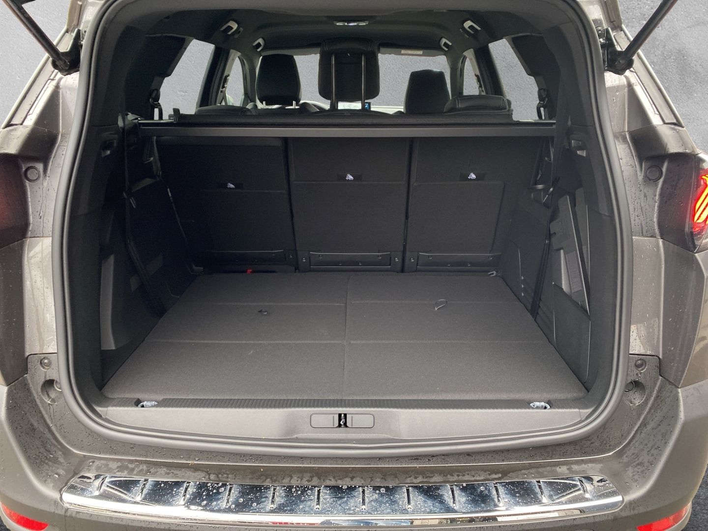 Fahrzeugabbildung Peugeot 5008 Allure Pack 1.2 PureTech 130 EU6d 7-Sitzer