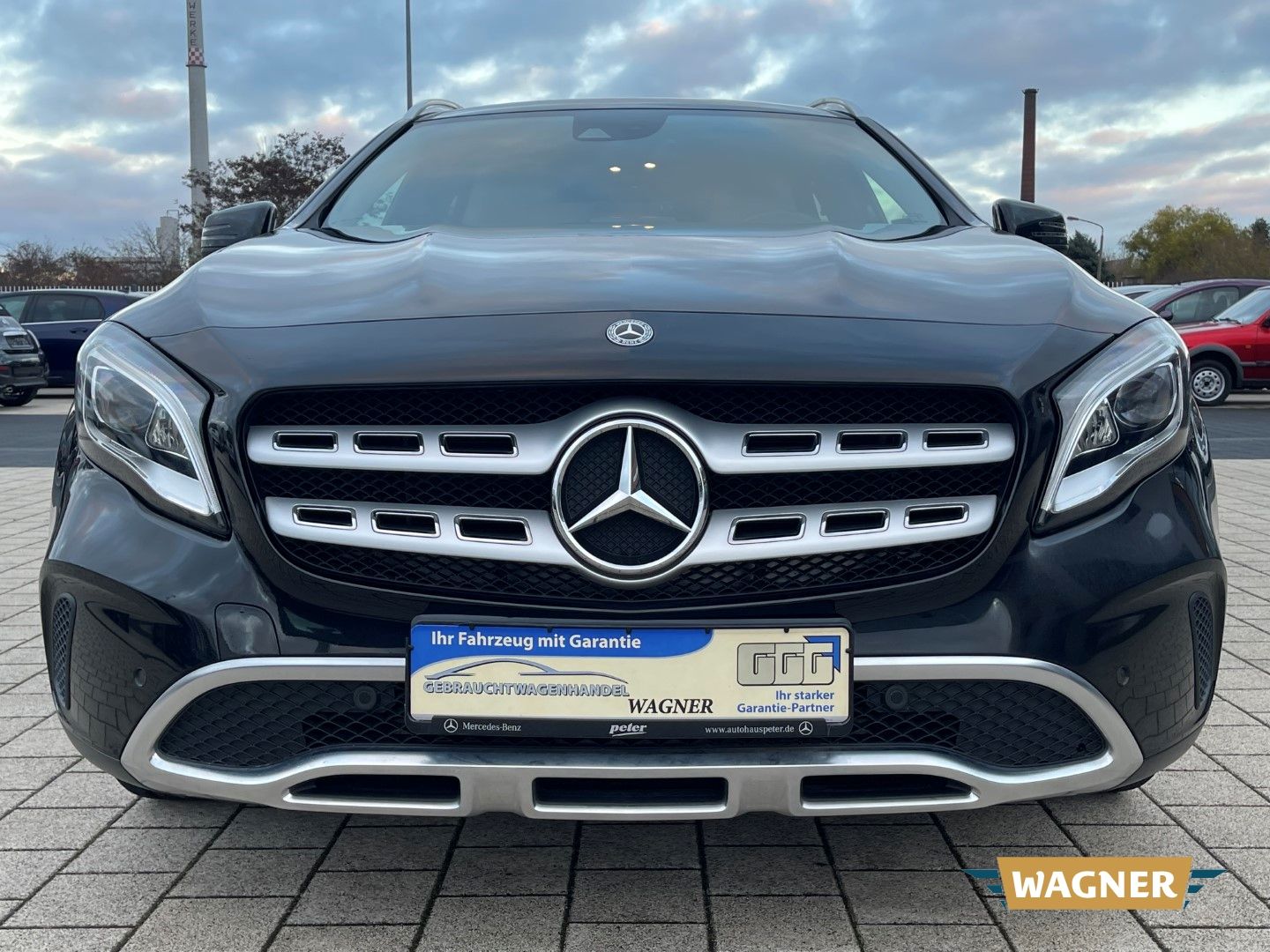 Fahrzeugabbildung Mercedes-Benz GLA 180 Sport Utility Sitzheizung Navi