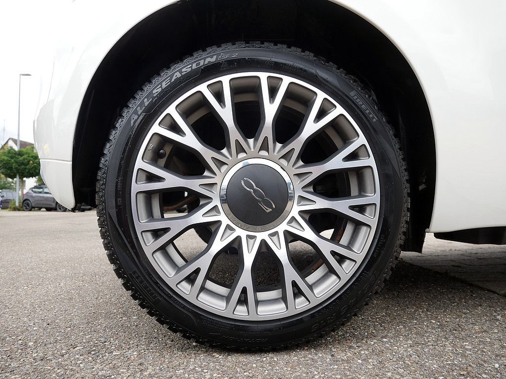 Fahrzeugabbildung Fiat 500 1.0 DolceVita KLIMAAUTOMATIK NAVI