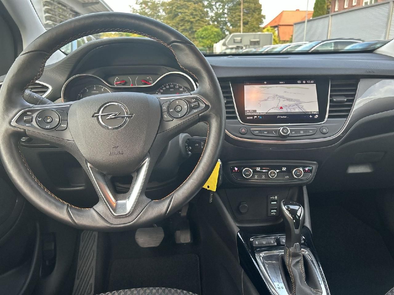 Fahrzeugabbildung Opel Crossland Innovation, Automatik,AHK