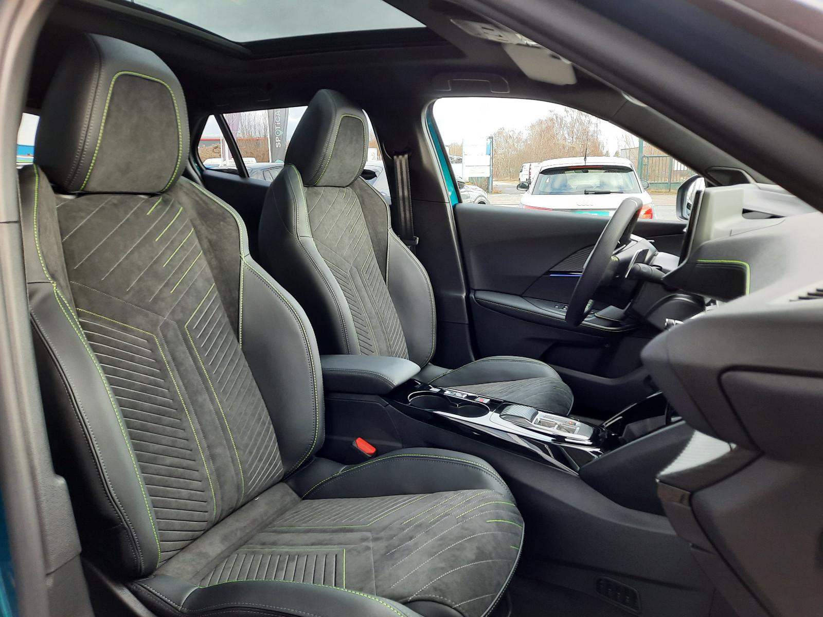 Peugeot 2008 GT-Exclusive  eDSC PDACH  SH NAVI 360° KAM