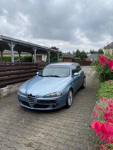 Alfa Romeo 147 1.6  TÜV Neu - blaue Alfa Romeo 147