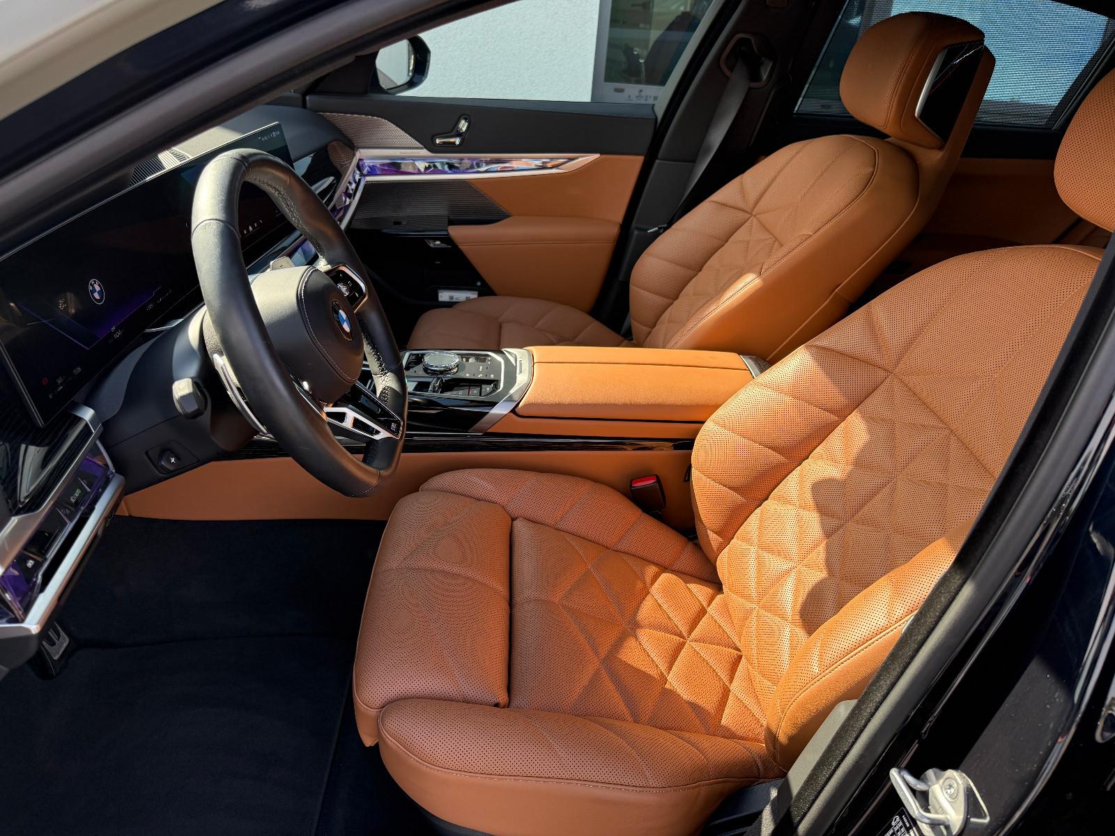 BMW 740d xDrive M Sport Crafted Clarity Sky Lounge