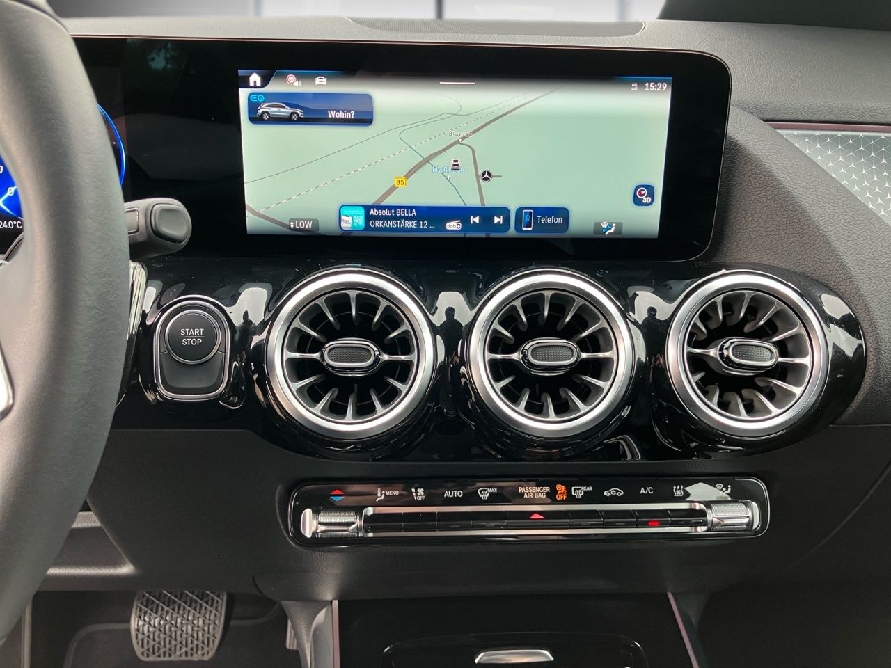 Fahrzeugabbildung Mercedes-Benz EQA 250+ BONUS+PANO+AMBIENTE+LENKRADHEIZ+KAMERA+