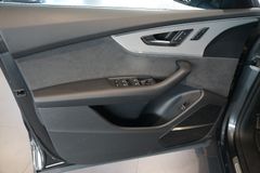 AUDI Q8 50 TDI quattro | S line | Pano | B&O | Matrix AUDI Q8 50 TDI quattro | S line | Pano | B&O | Matrix