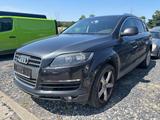 Audi Q7 3.0 TDI (DPF) quattro tiptronic - Audi Q7 aus 2009: 3.0