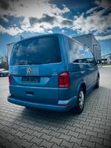 Volkswagen T6 Multivan - blaue Volkswagen T6