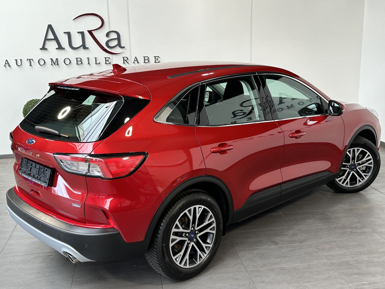 Fahrzeugabbildung Ford Kuga 2.5 Plug-In Hybrid Titanium NAV+DAB+CARPLAY