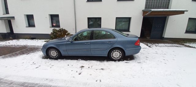 Mercedes-Benz E 200 cdi