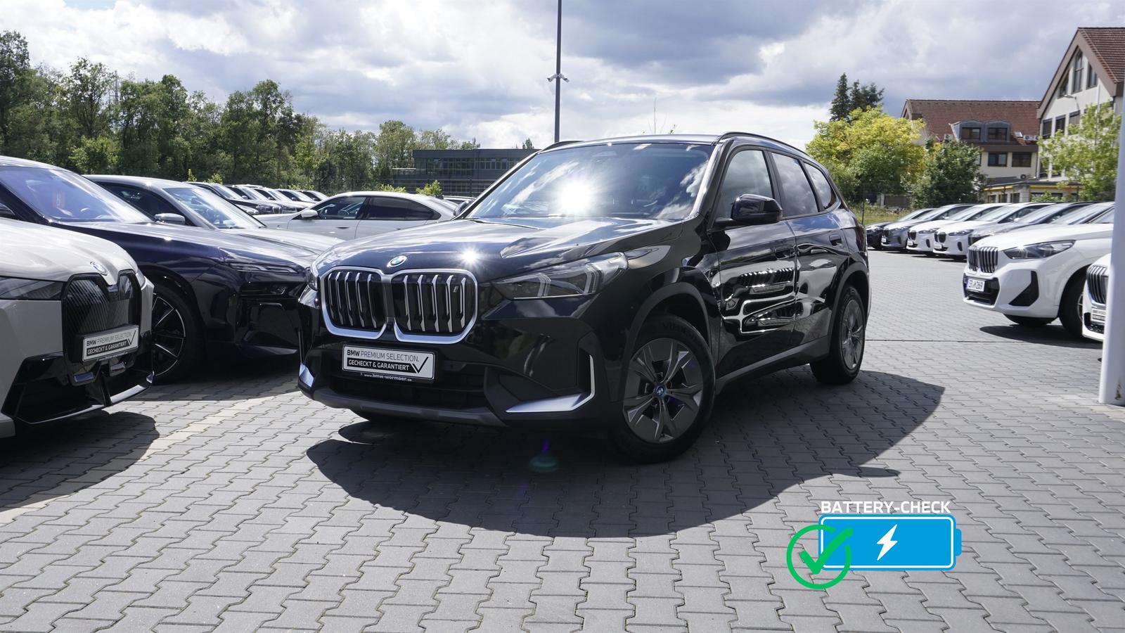 BMW iX1 xDrive30 Head-Up DAB LED RFK Komfortzg. Shz