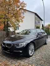 BMW 328i xDrive Luxury Line Luxury Line - schwarze BMW 328