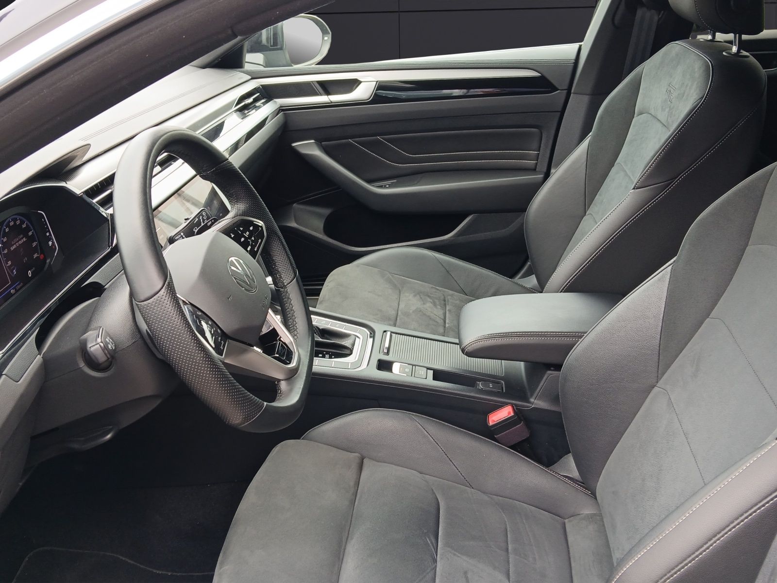 Fahrzeugabbildung Volkswagen Arteon SB TDI R-Line DSG Matrix Navi ACC AHK SHZ