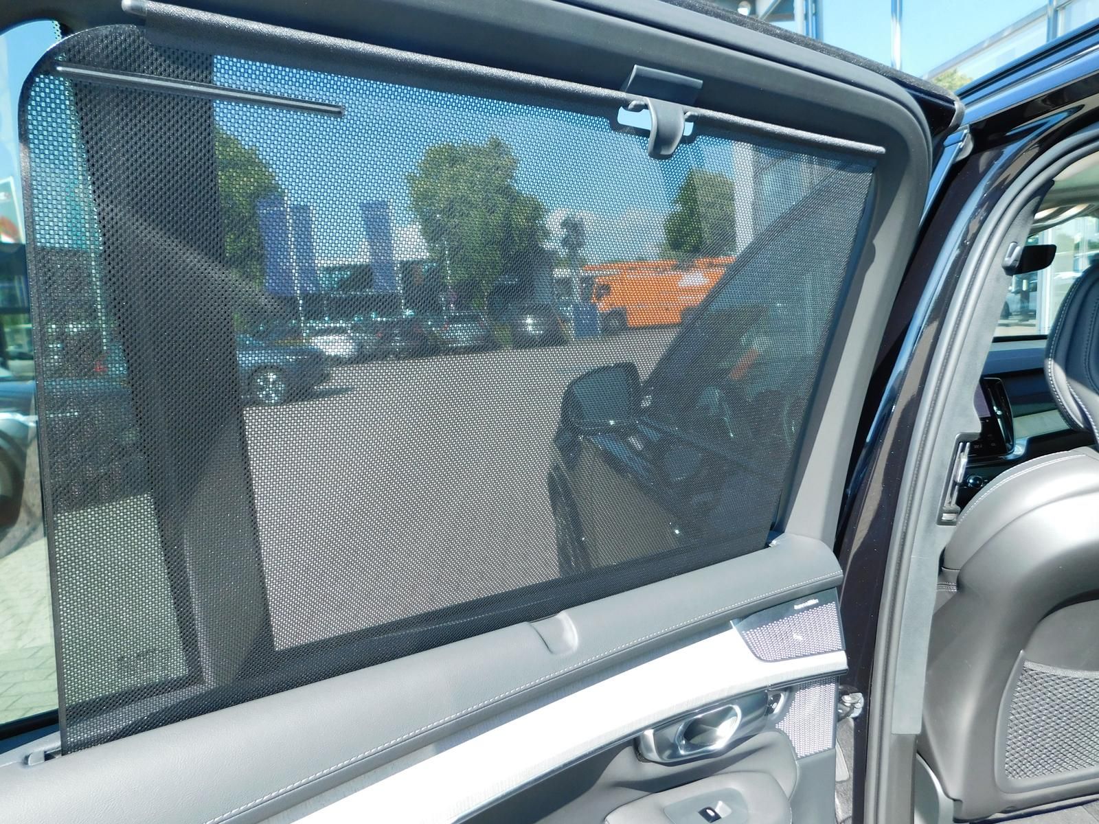 Fahrzeugabbildung Volvo XC90 T8 Ultra Dark