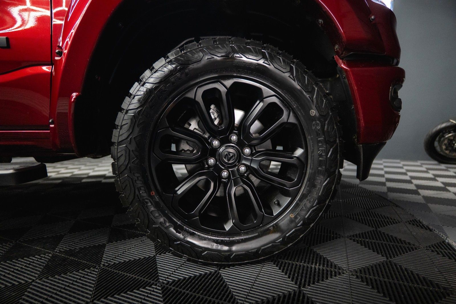 Fahrzeugabbildung Dodge RAM 5.7 V8 HEMI 4x4 OFFROAD NIGHT-Edition LED