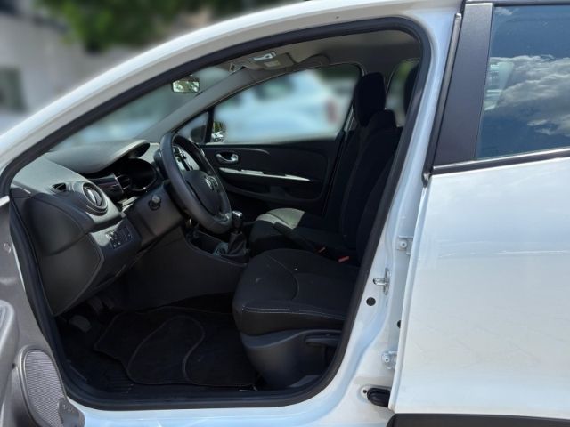 Fahrzeugabbildung Renault Clio IV Life +KLIMA+NAVI+TEMPOMAT+RADIO+BT+UVM