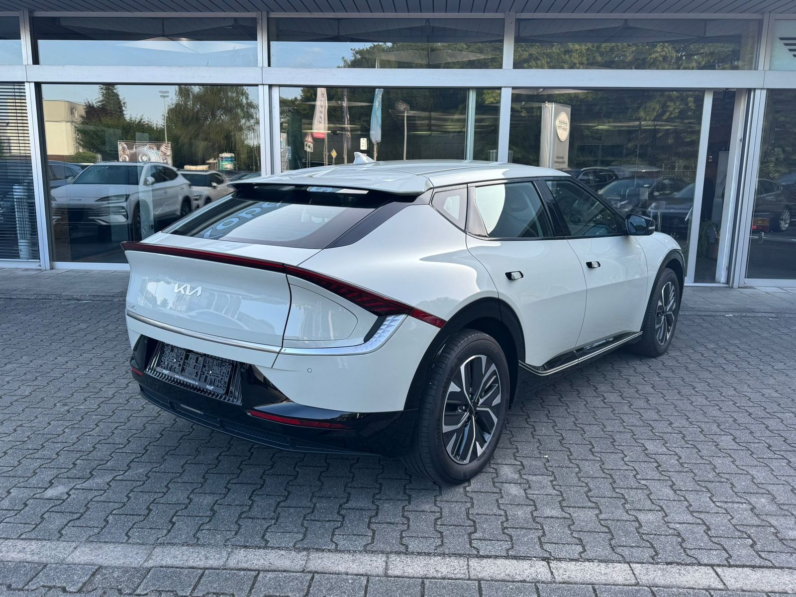 Fahrzeugabbildung Kia EV6 2WD WERKSGAR+NAVI+LED+SHZ+KAMERA+ACC+19"