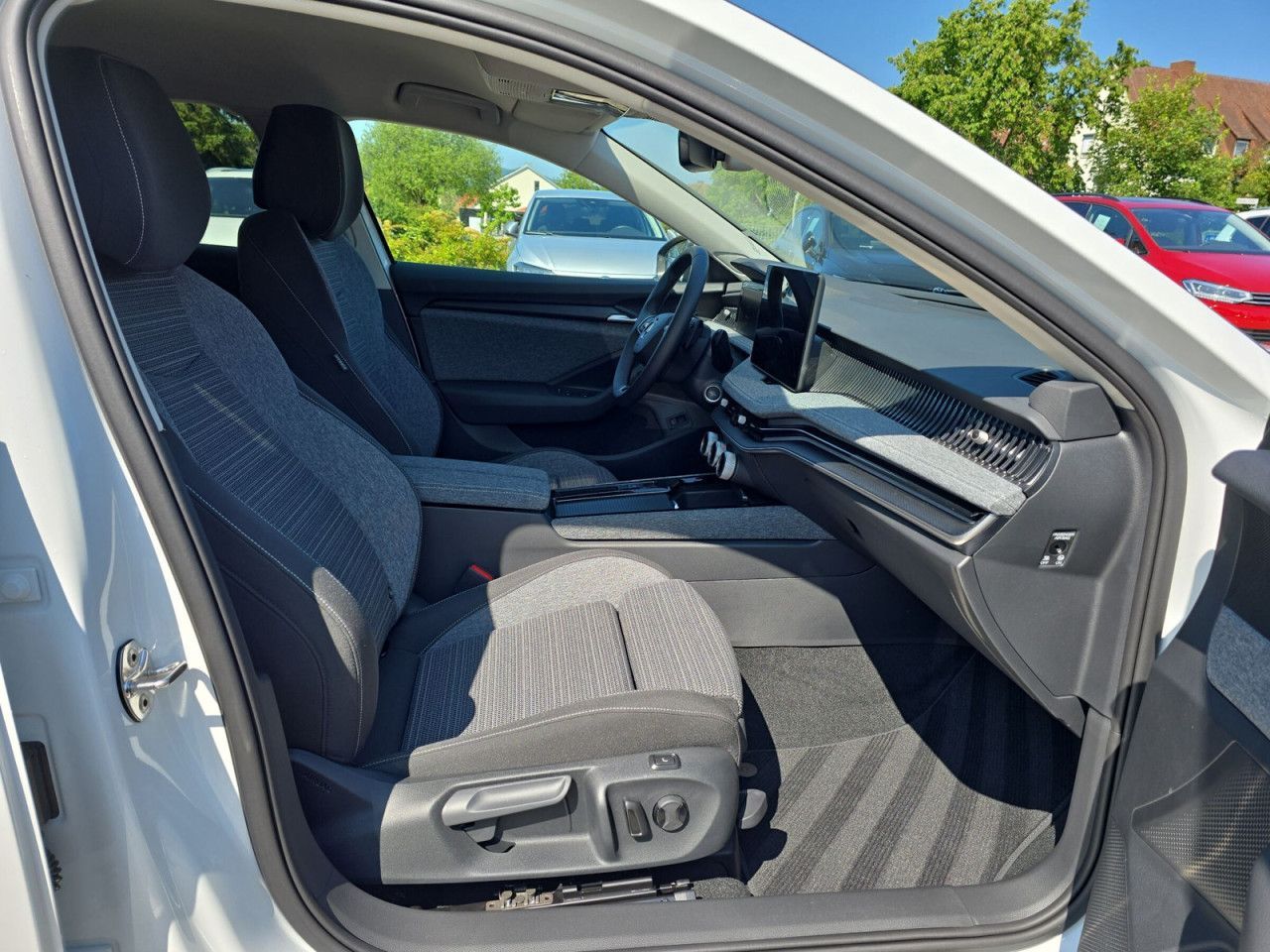 Fahrzeugabbildung SKODA Superb Combi Selection TS110/1.5A7F