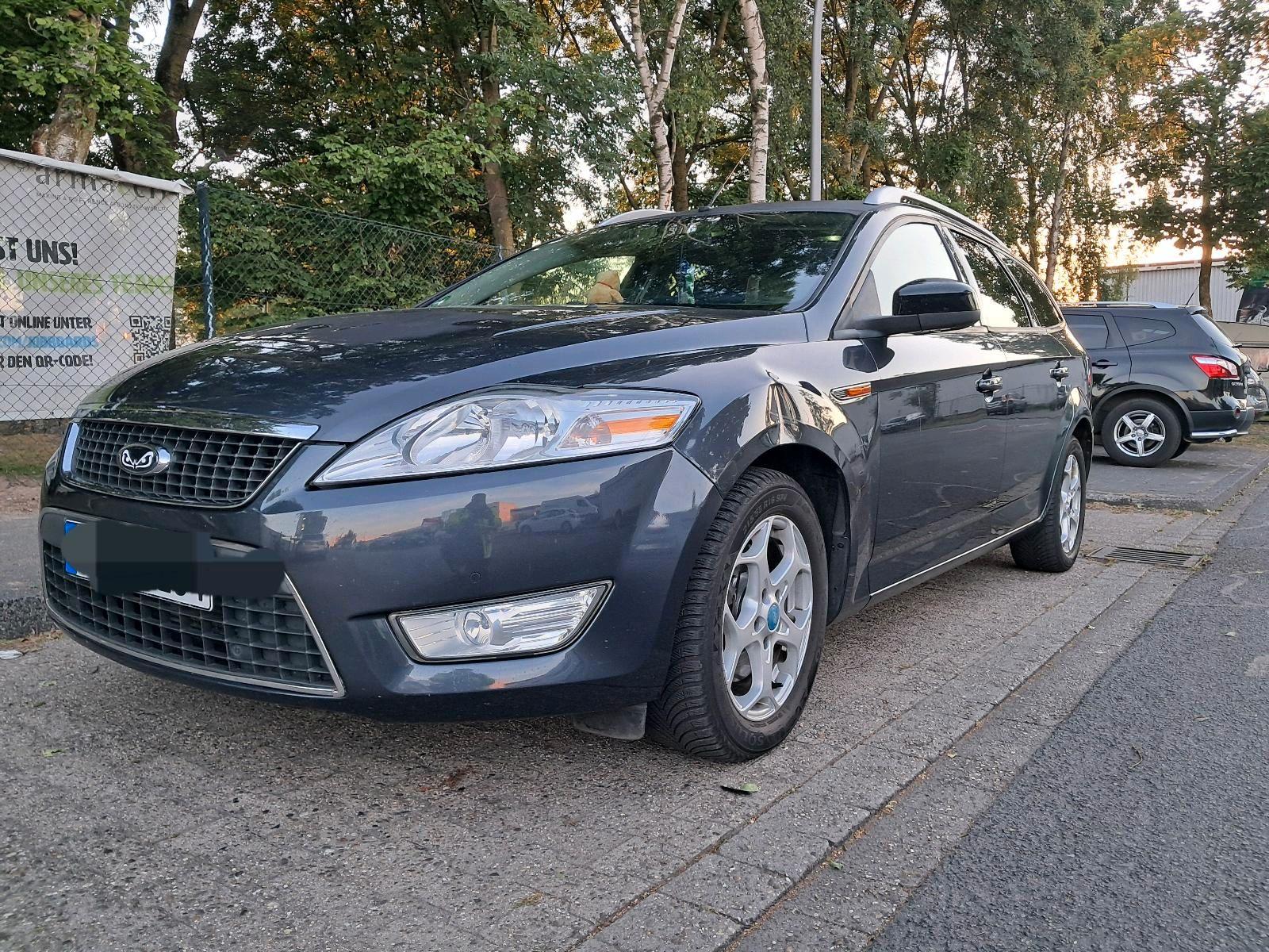 Ford Mondeo 2010 — interior