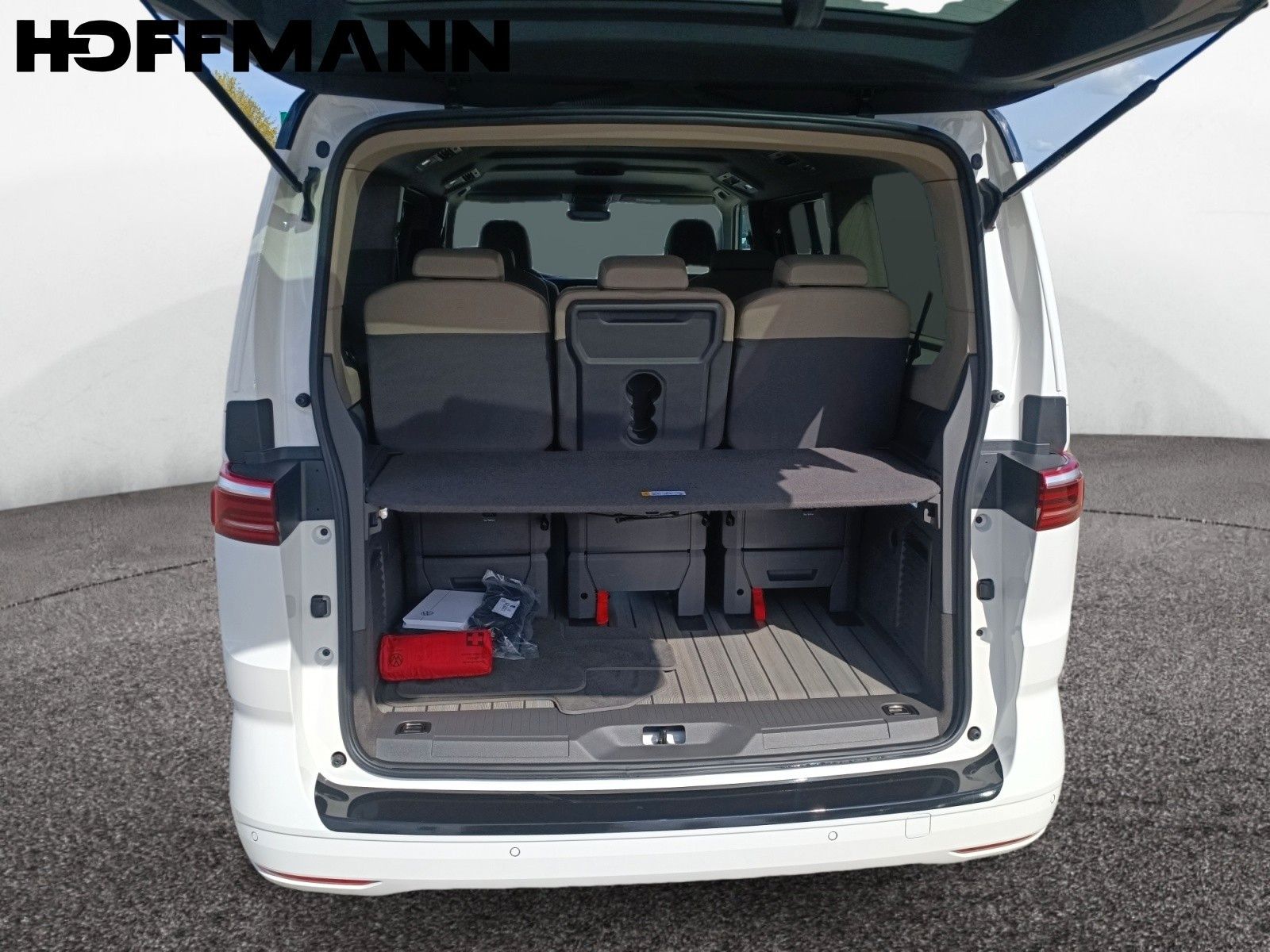 Fahrzeugabbildung Volkswagen Multivan Lang Edition DSG Matrix Navi 19" RFK