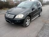Mercedes-Benz ML 280 CDI 4MATIC - OFFROAD Paket  - schwarze Mercedes-Benz ML 280