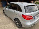 Mercedes-Benz B 180 BlueEFFICIENCY - - Mercedes-Benz B 180: Von Privat