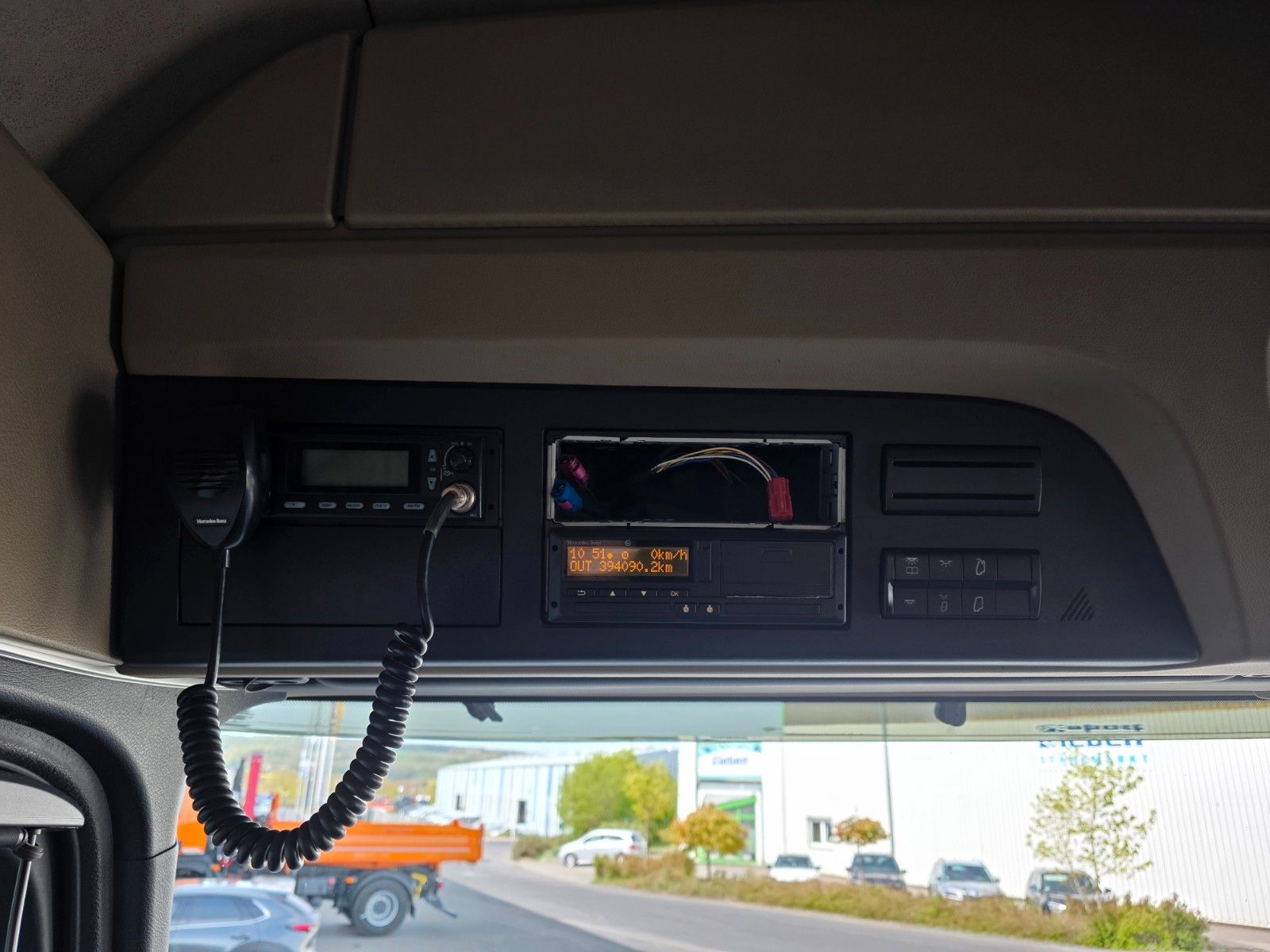 Fahrzeugabbildung Mercedes-Benz Actros 1851 LSnRL Hubsattelplatte Retarder