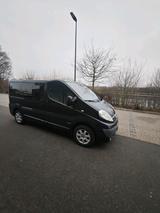 Opel Vivaro Tour 2.5 CDTI - Opel Vivaro: Tour